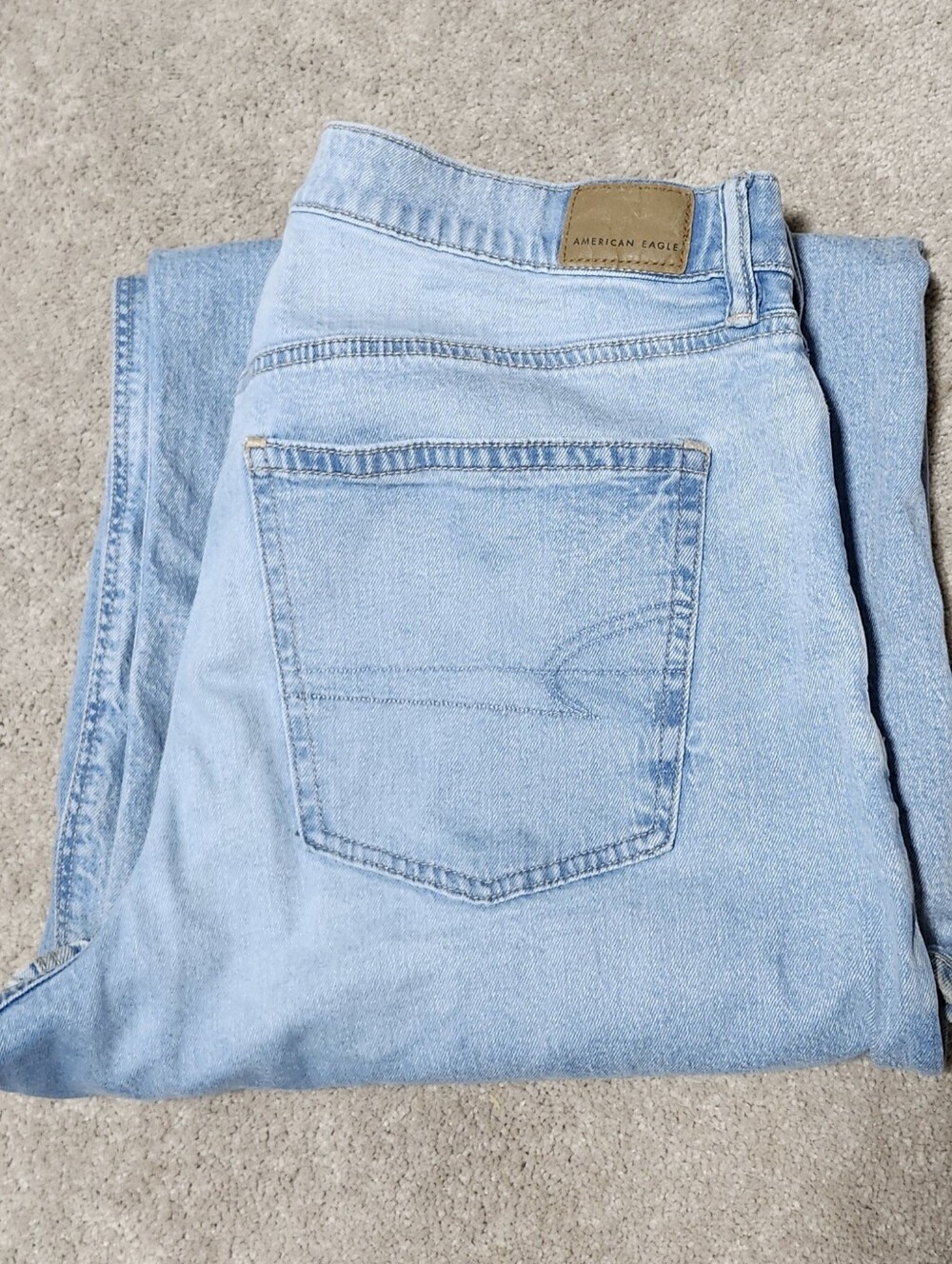 American Eagle Light Wash High-Rise Strigid Mom Jeans - Light Blue Size 8 - Picture 7 of 7